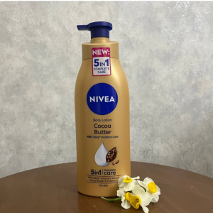 لوسیون بدن نیوآ مدل Cocoa Butter حاوی کره کاکائو 400 میل نمای باز