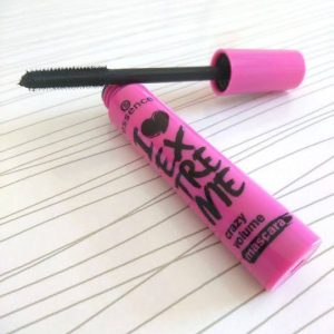 ریمل اسنس حجم دهنده مدل I Love Extreme Crazy Volume نمای روبرو 3